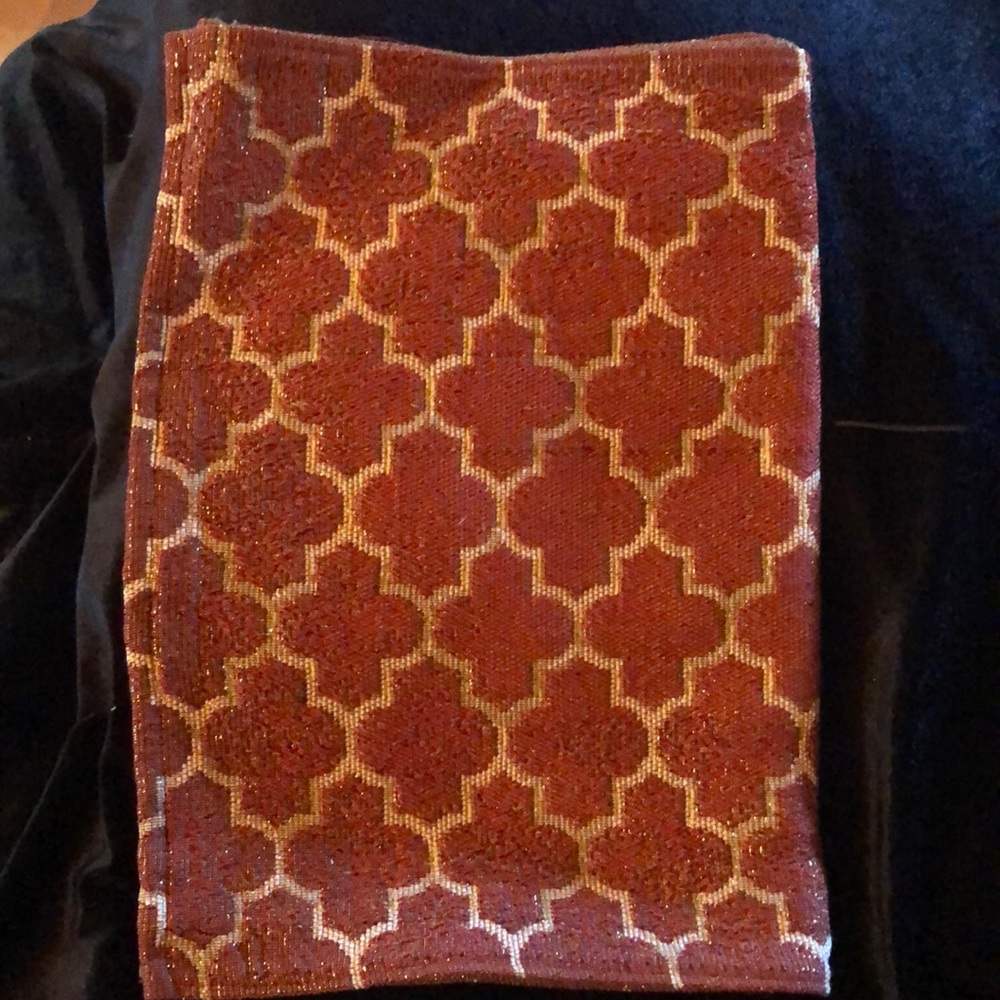 Tablecloth runner